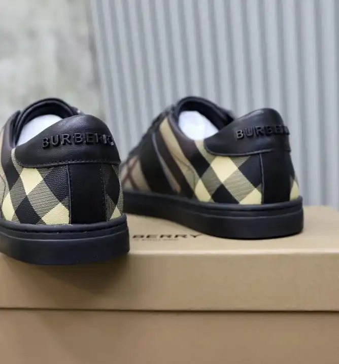 hype Burberry Sneakers