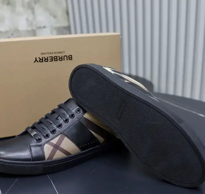 hype Burberry Sneakers