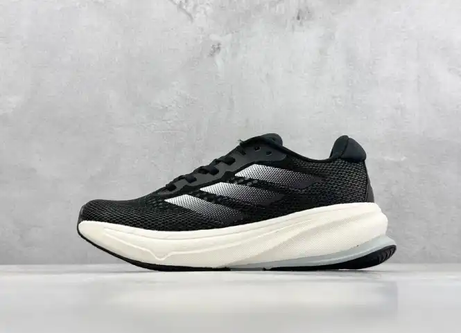 hype Adidas Sneakers