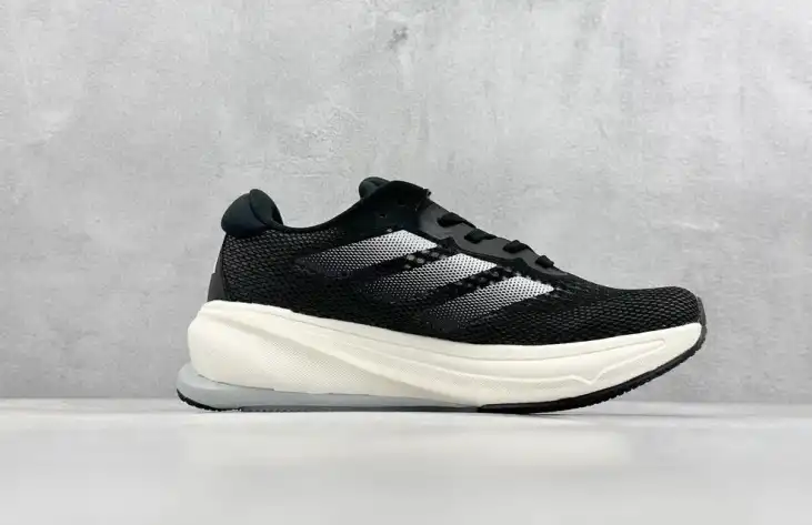 hype Adidas Sneakers