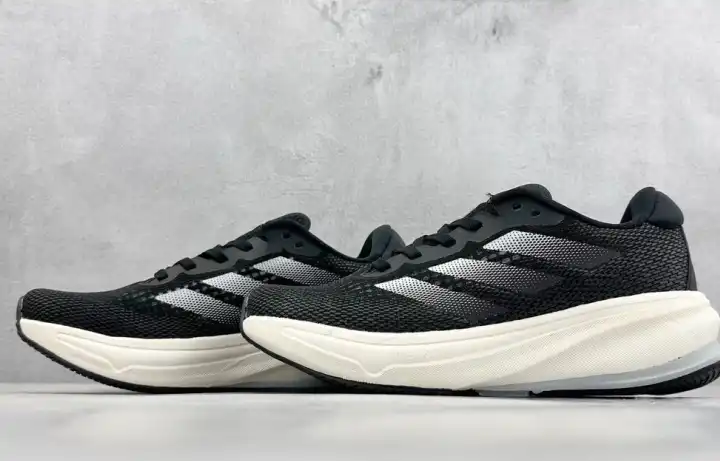 hype Adidas Sneakers