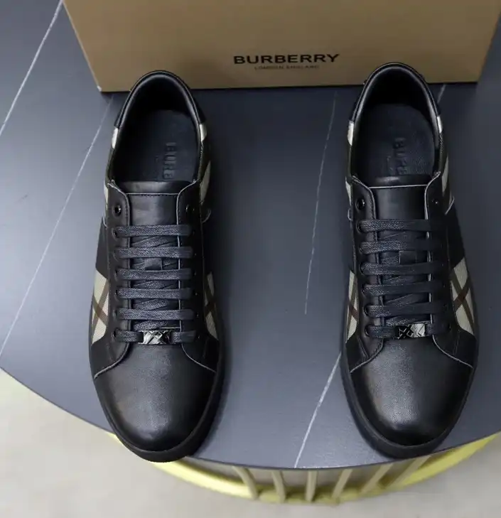 hype Burberry Sneakers