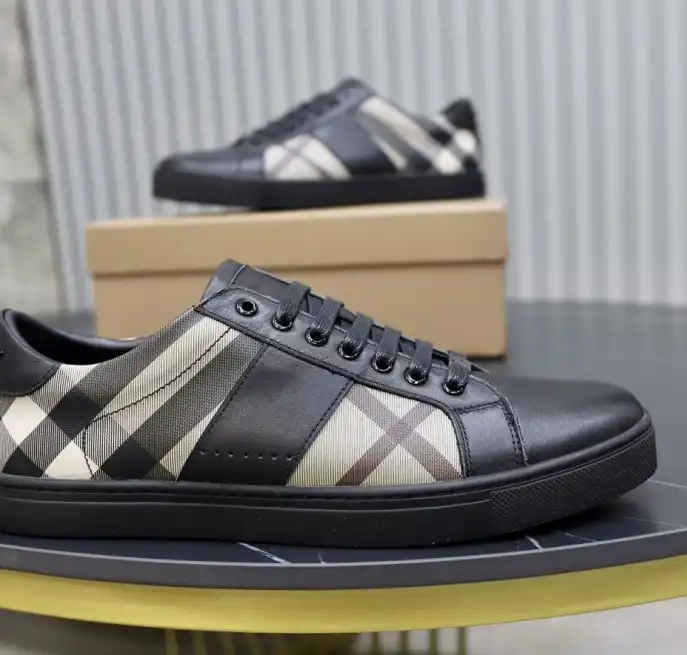 hype Burberry Sneakers