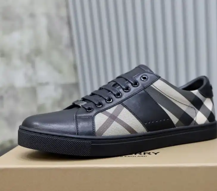 hype Burberry Sneakers