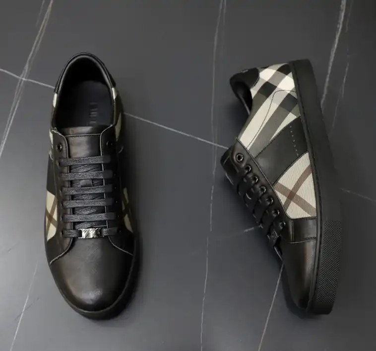 hype Burberry Sneakers