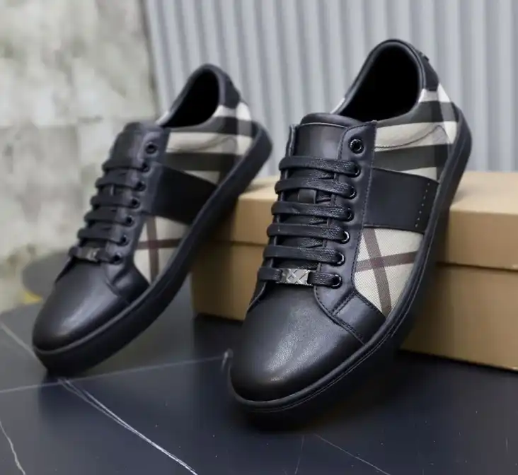 hype Burberry Sneakers