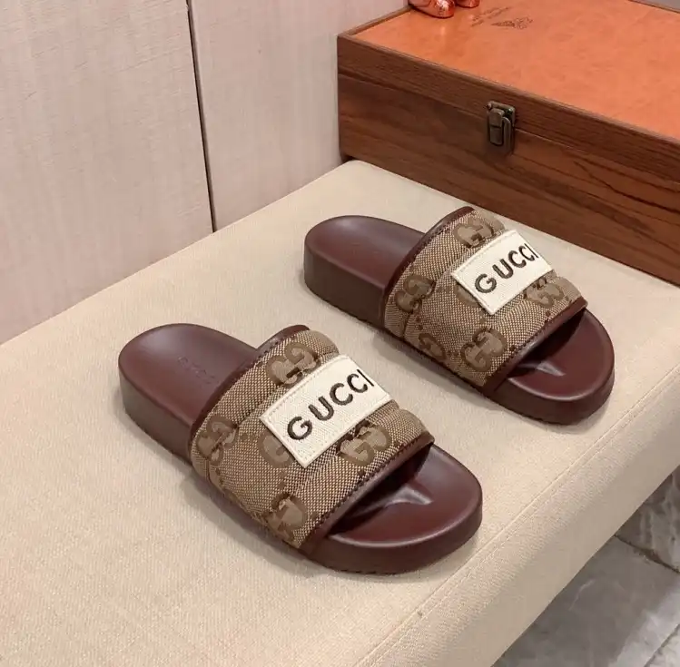 hype Gucci Slippers