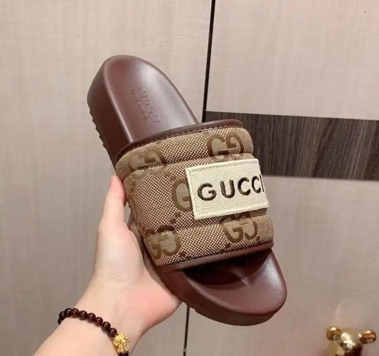 hype Gucci Slippers