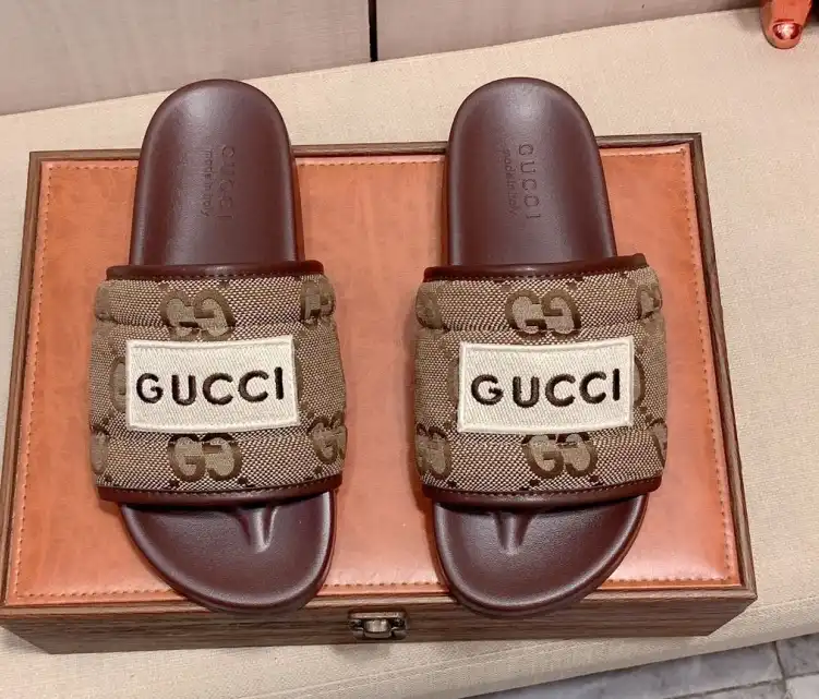 hype Gucci Slippers