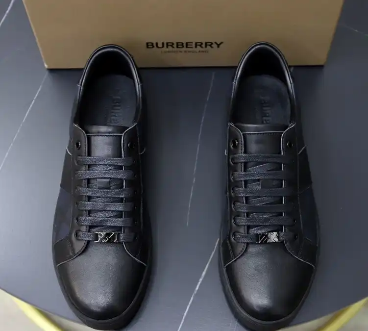 hype Burberry Sneakers