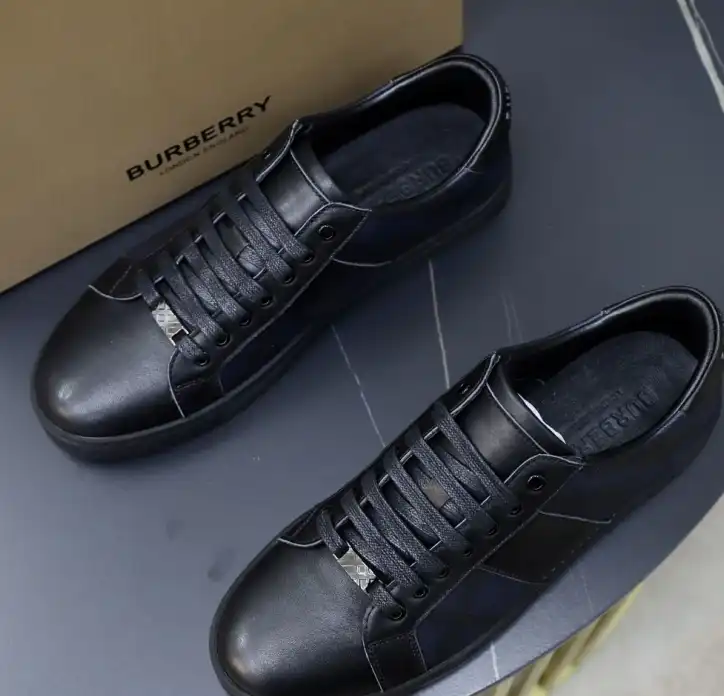 hype Burberry Sneakers