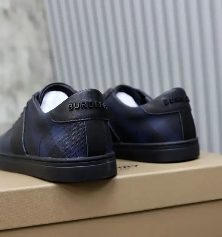 hype Burberry Sneakers