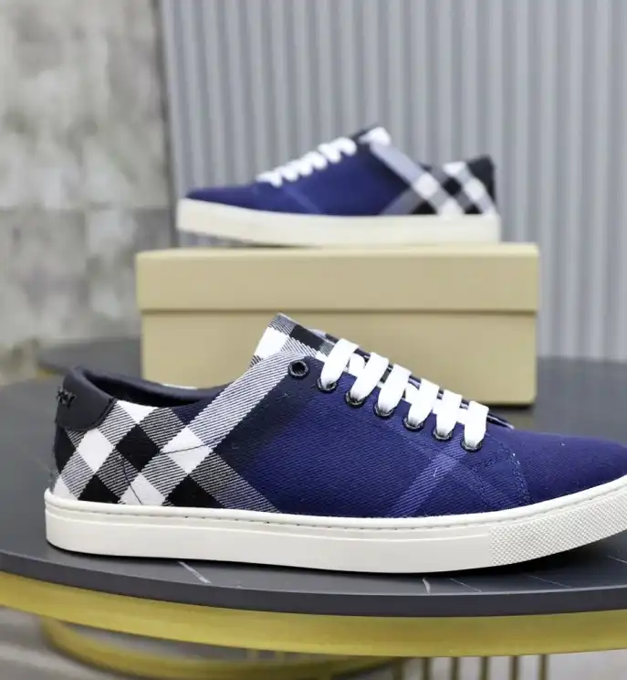 hype Burberry Sneakers