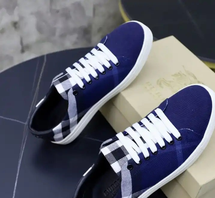 hype Burberry Sneakers