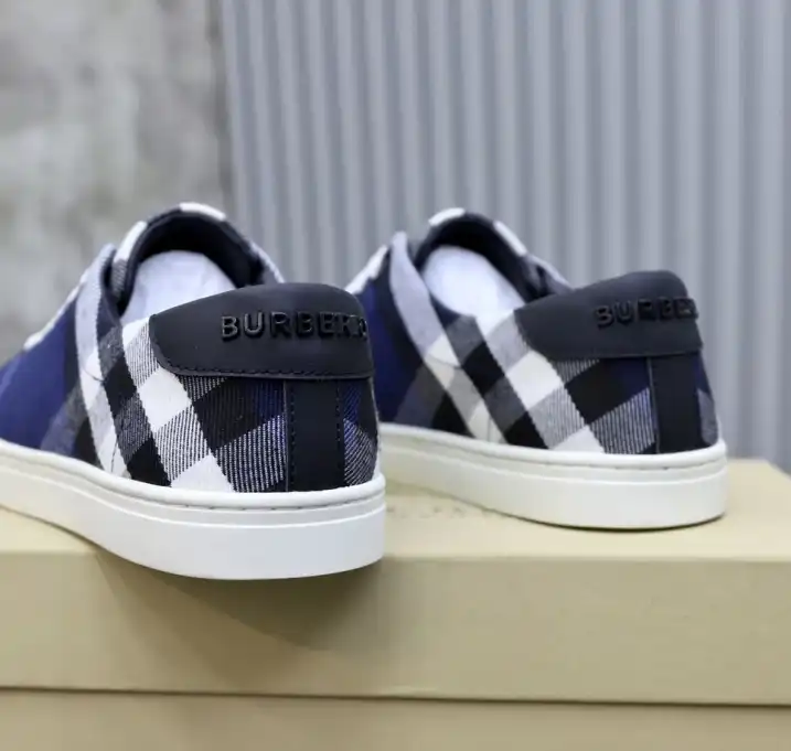 hype Burberry Sneakers