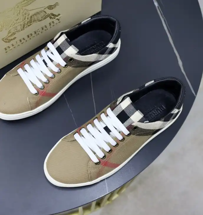 hype Burberry Sneakers