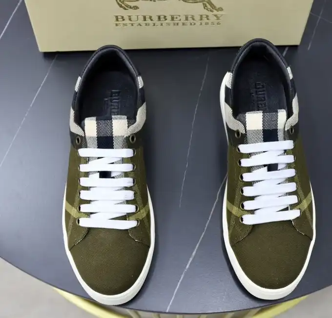 hype Burberry Sneakers