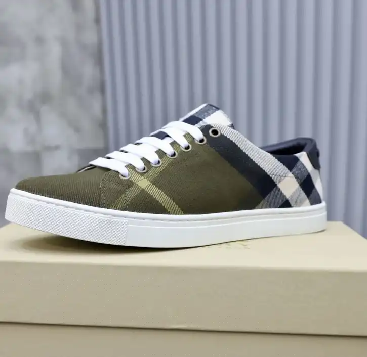 hype Burberry Sneakers