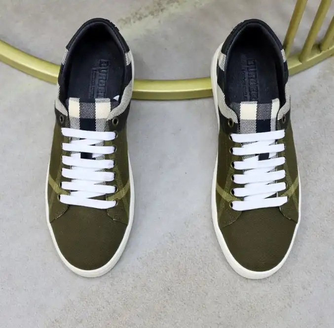 hype Burberry Sneakers