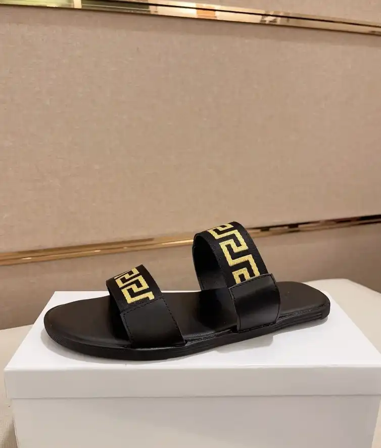 hype Givenchy Slippers