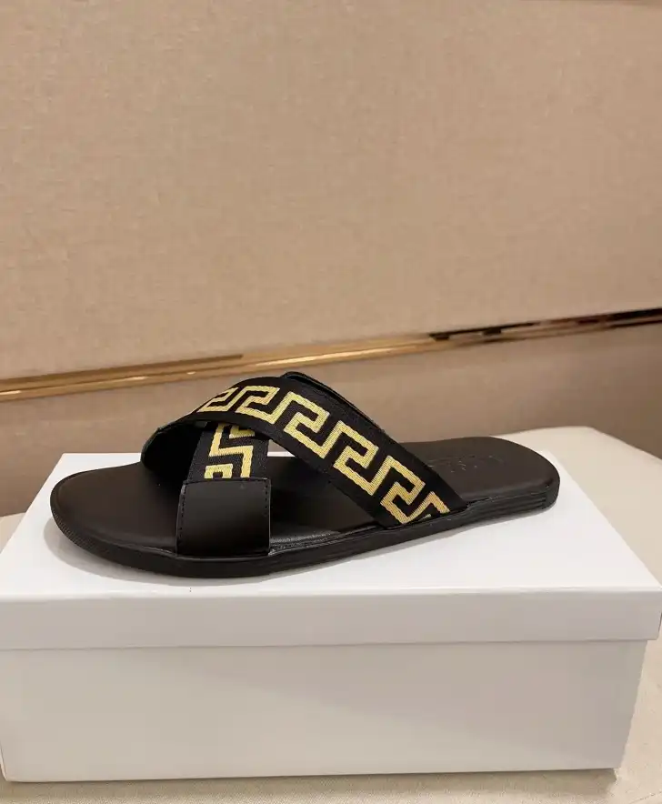 hype Givenchy Slippers