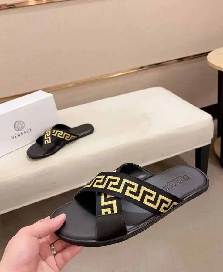 hype Givenchy Slippers