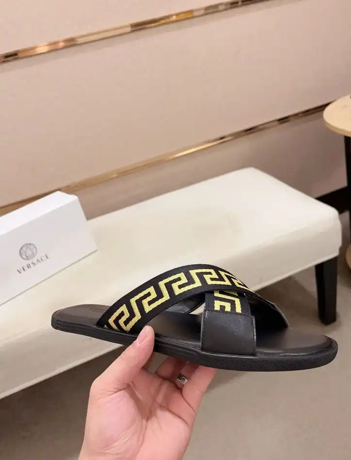 hype Givenchy Slippers