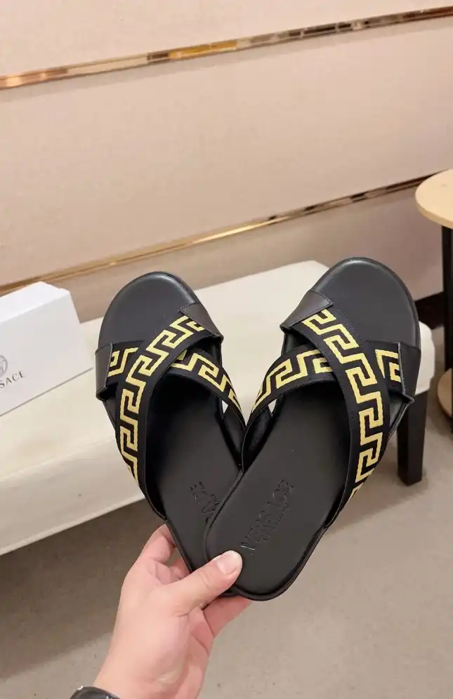 hype Givenchy Slippers