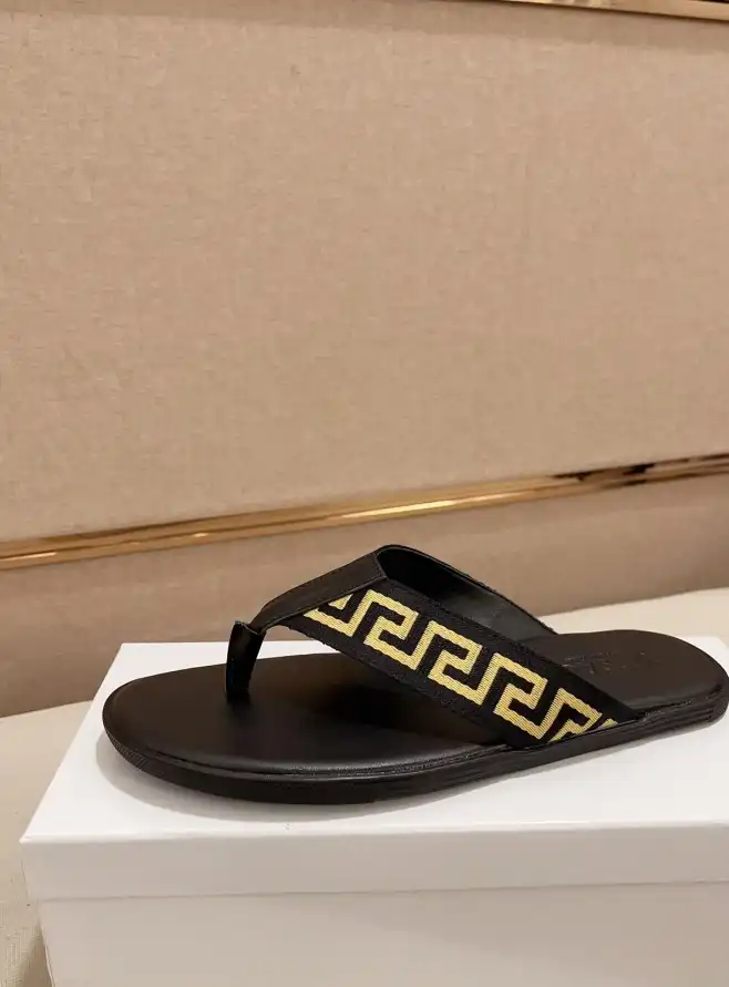 hype Givenchy Slippers