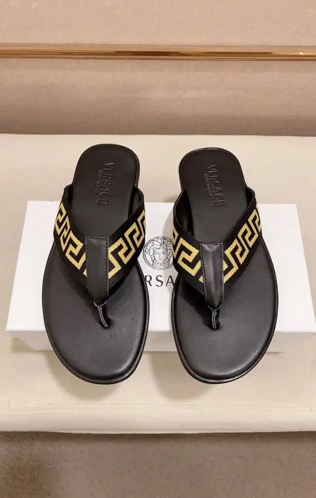 hype Givenchy Slippers