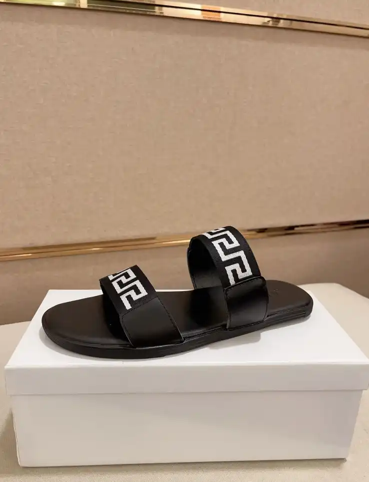 hype Givenchy Slippers