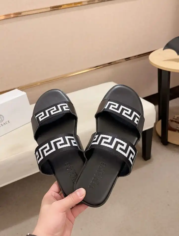 hype Givenchy Slippers