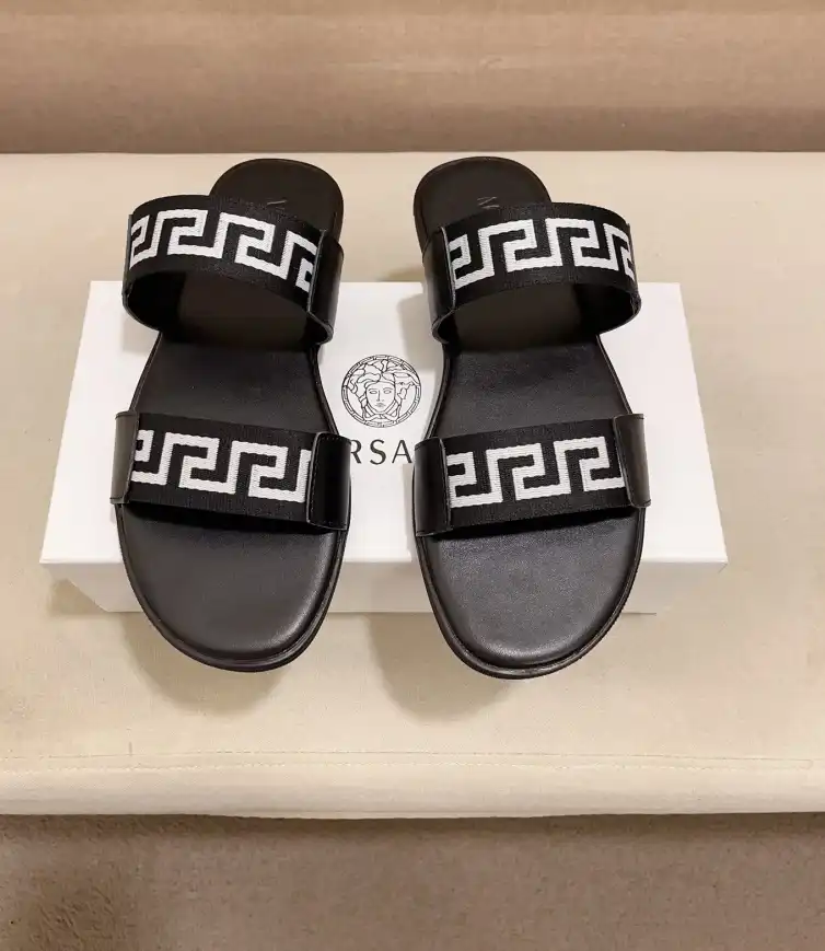 hype Givenchy Slippers