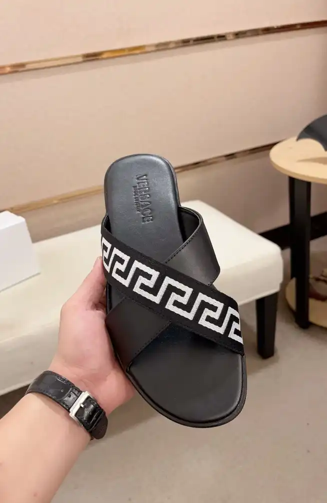 hype Givenchy Slippers