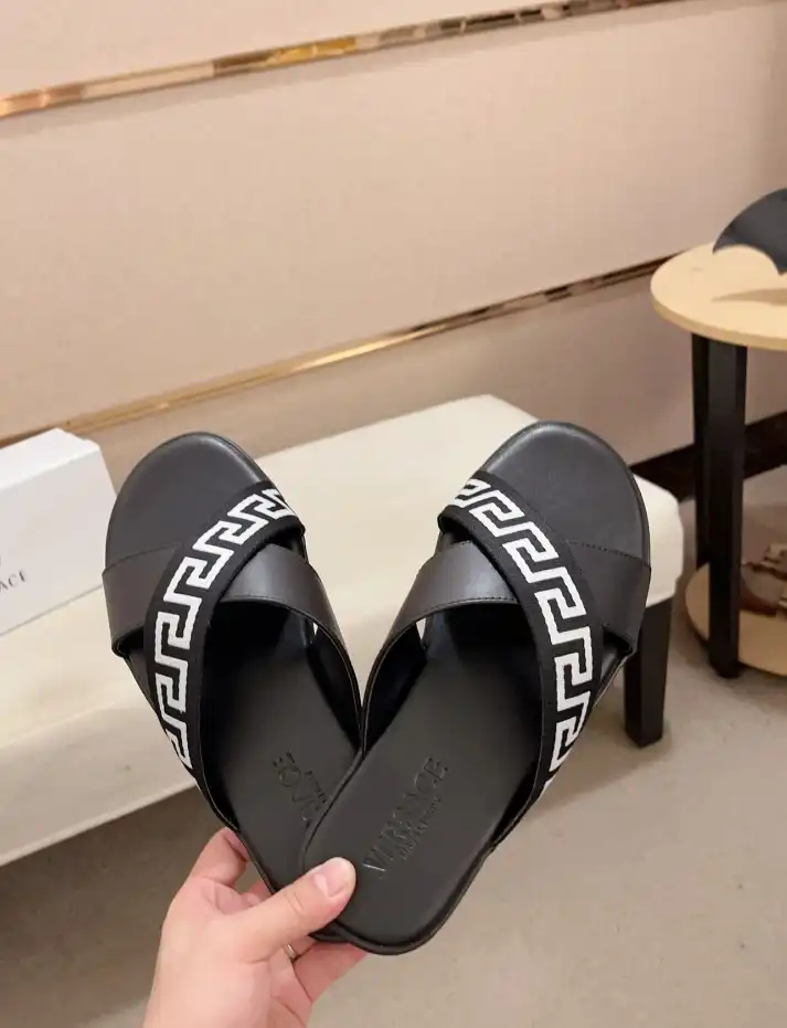 hype Givenchy Slippers