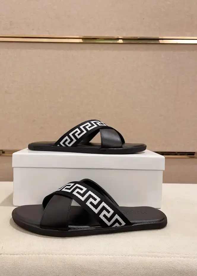 hype Givenchy Slippers