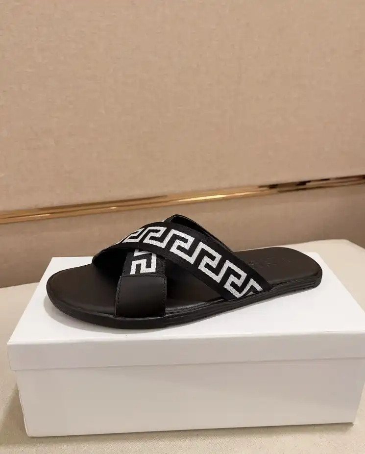 hype Givenchy Slippers