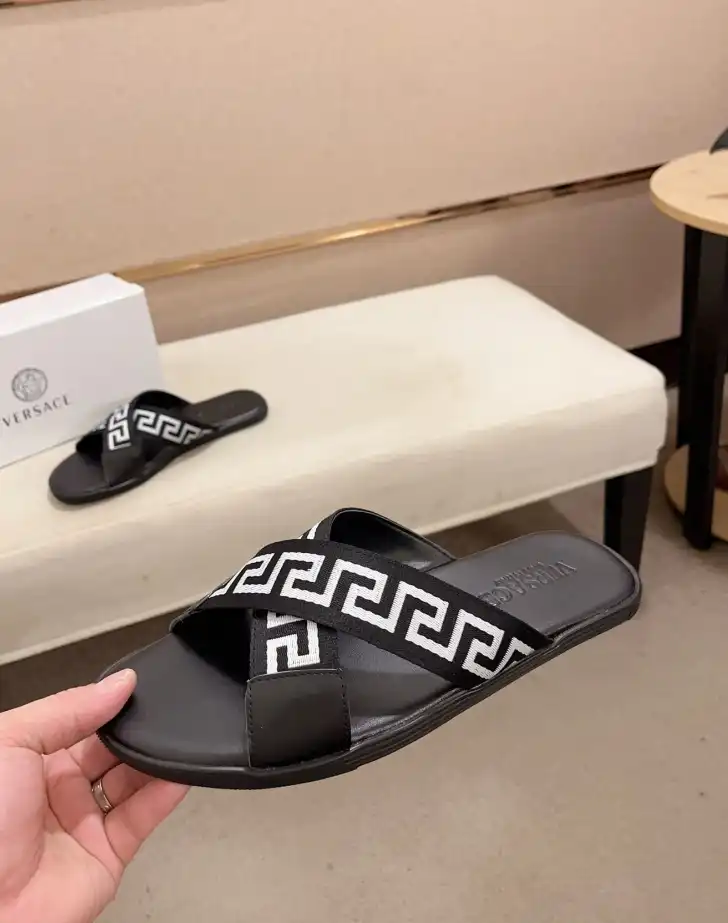 hype Givenchy Slippers