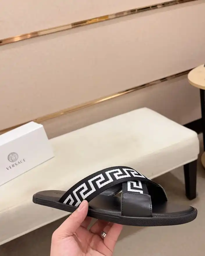 hype Givenchy Slippers