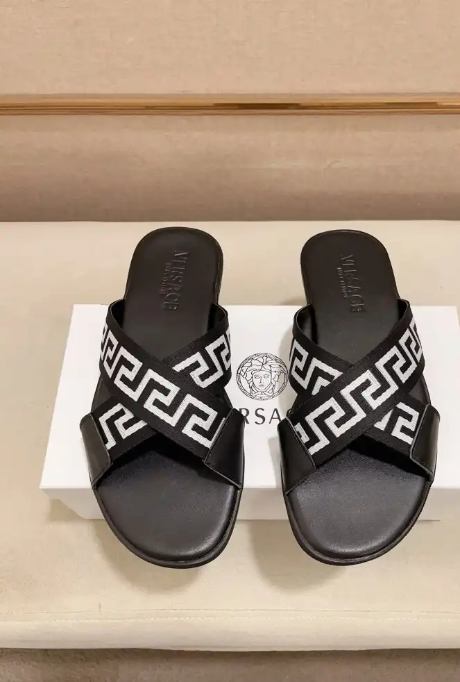 hype Givenchy Slippers