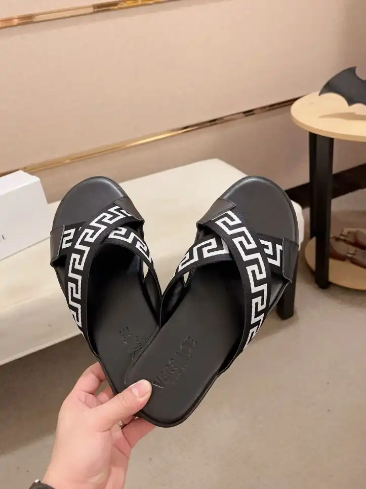 hype Givenchy Slippers