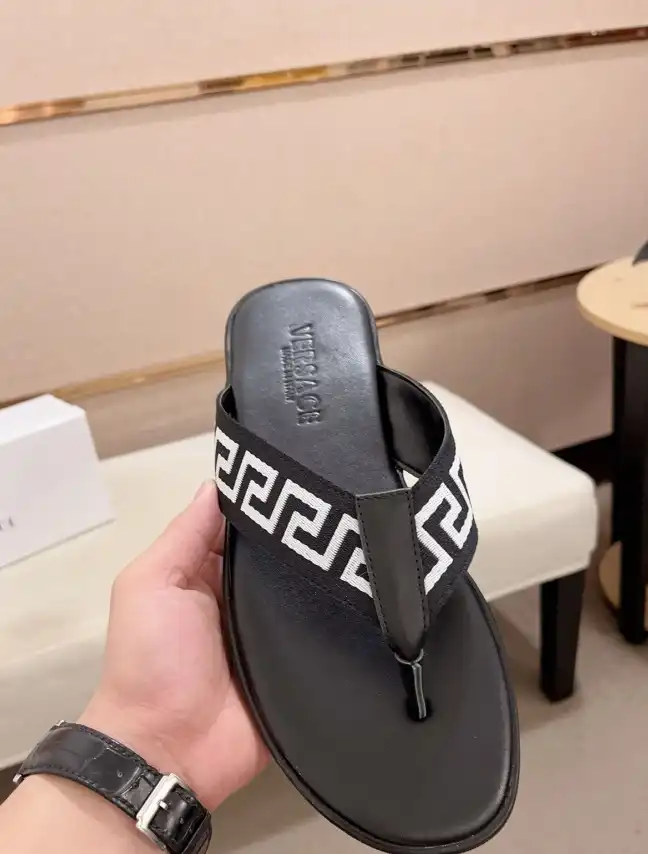 hype Givenchy Slippers