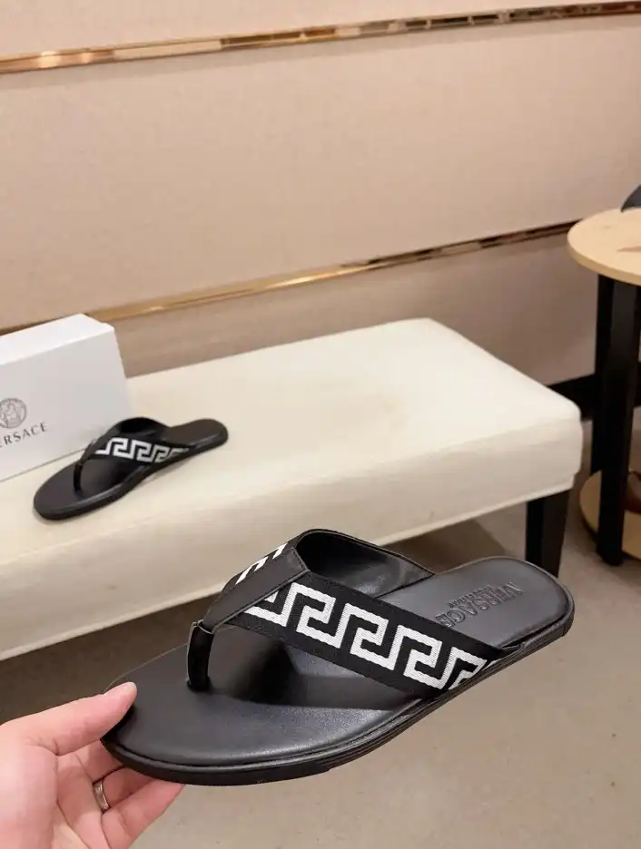 hype Givenchy Slippers