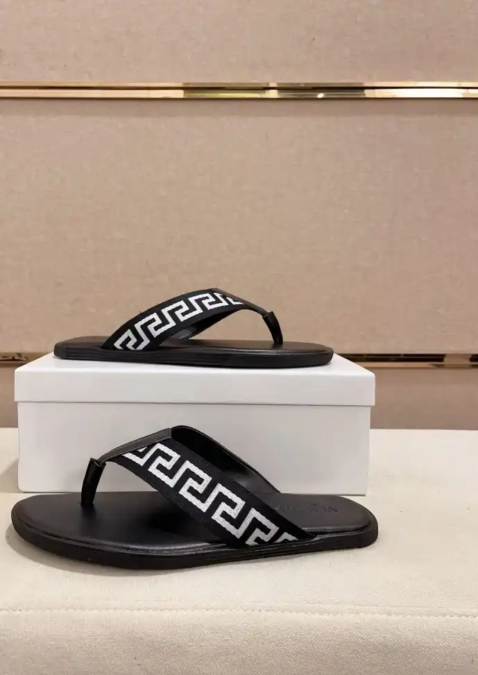 hype Givenchy Slippers