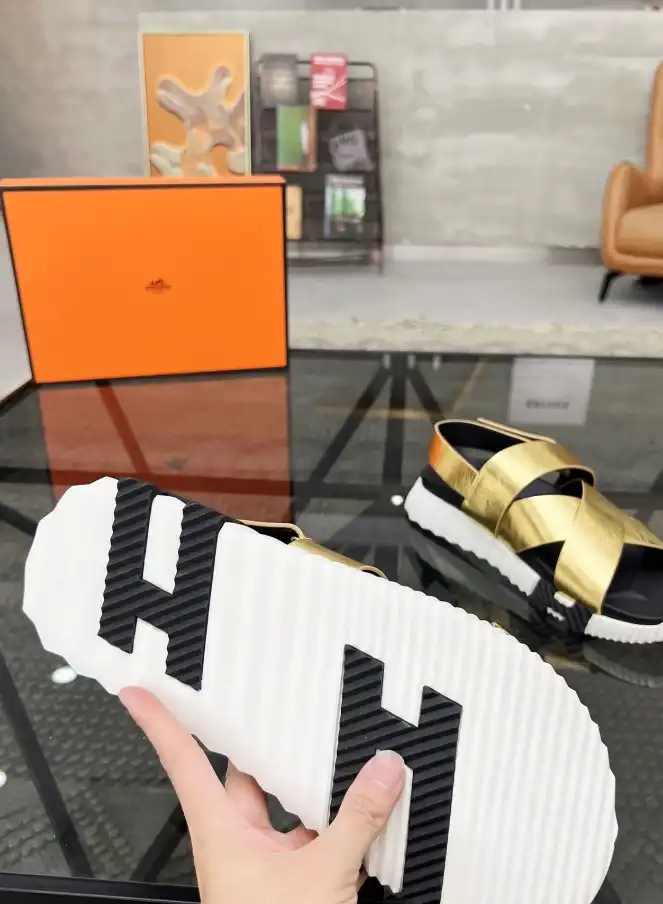 hype Hermes Sandals