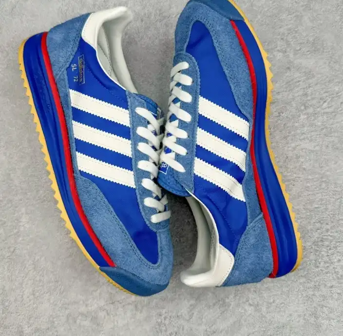 hype Adidas Sneakers