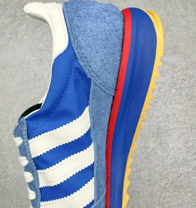 hype Adidas Sneakers