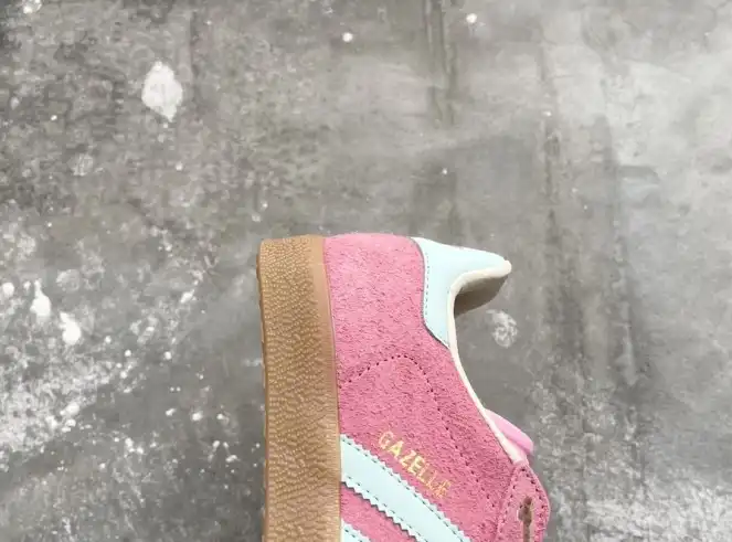 hype Adidas Sneakers