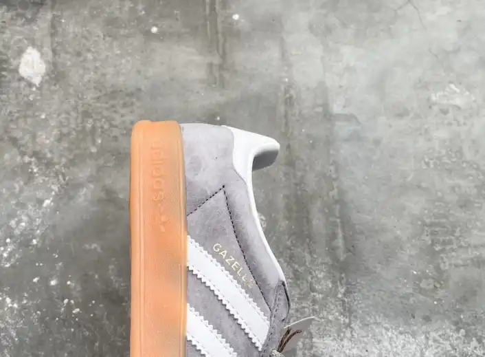 hype Adidas Sneakers