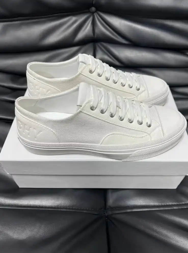 hype Givenchy Sneakers